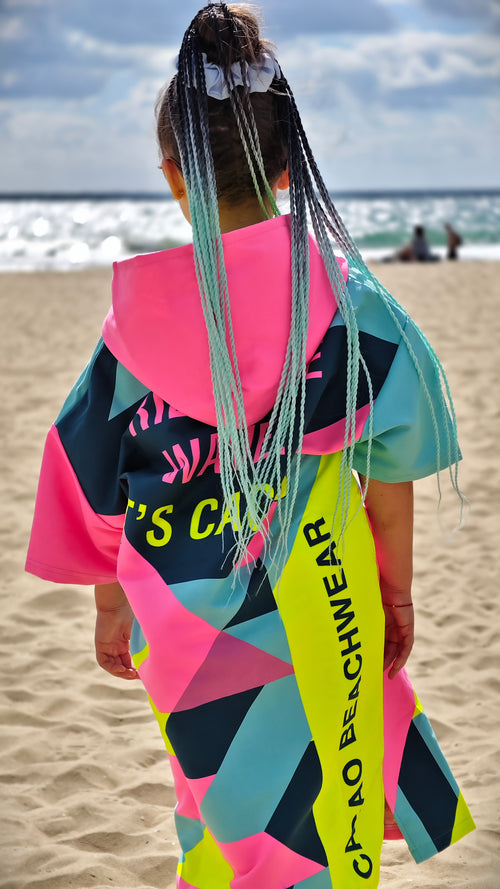 Colorful Solar Vibes children’s beach poncho NanoDry Ultra™ towel for girls with hood, zipper and pockets – CACAO Beachwear™
