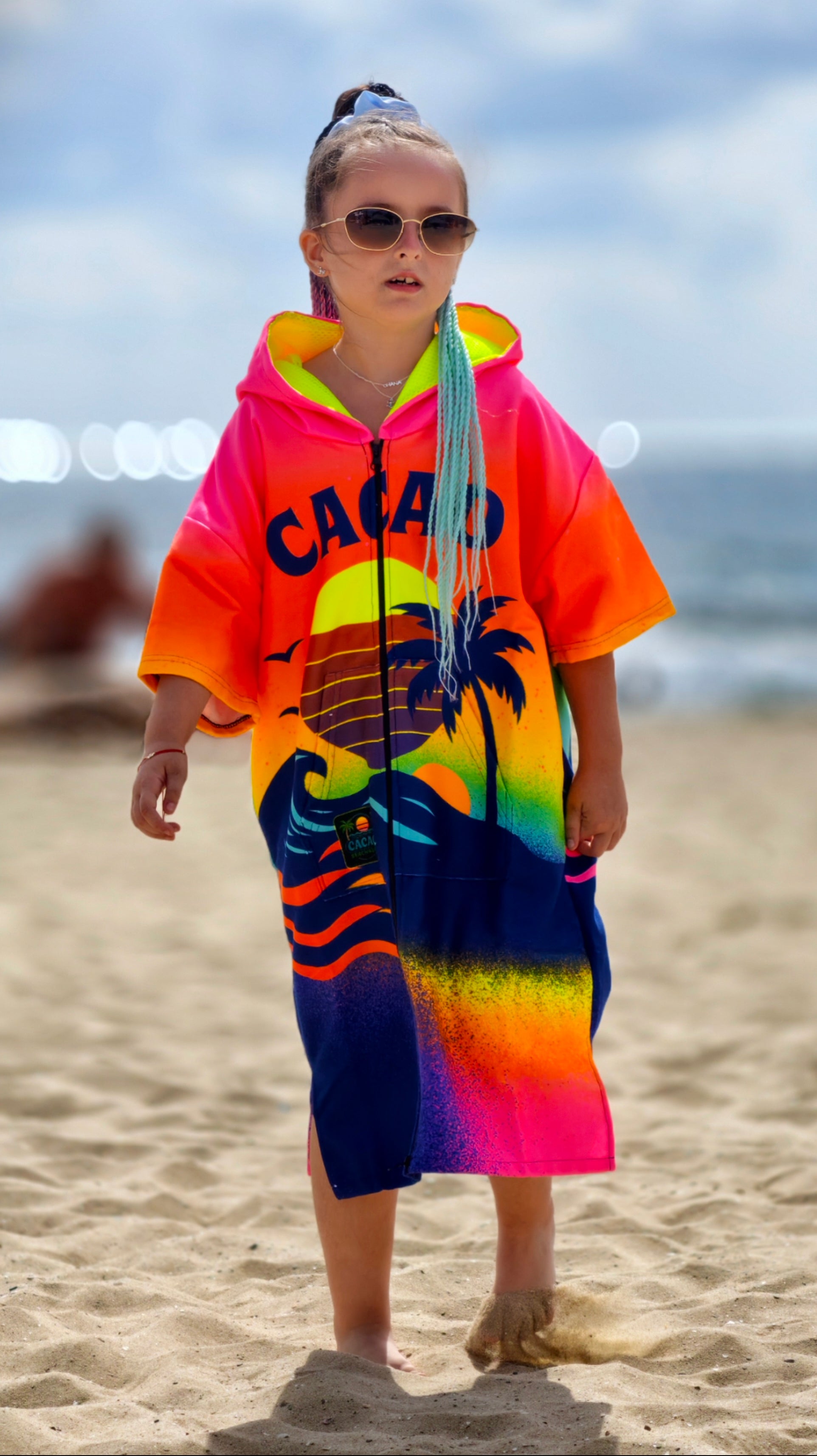 Pink Magic children’s beach poncho towel for girls with hood, zipper and pockets – CACAO Beachwear™