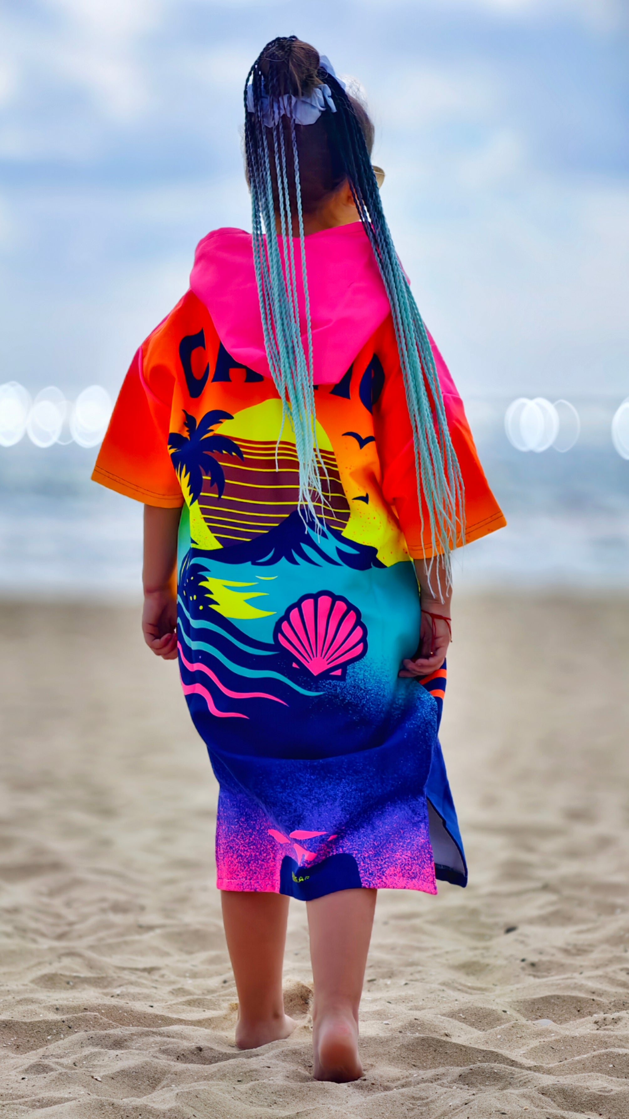 Pink Magic children’s beach poncho towel for girls with hood, zipper and pockets – CACAO Beachwear™