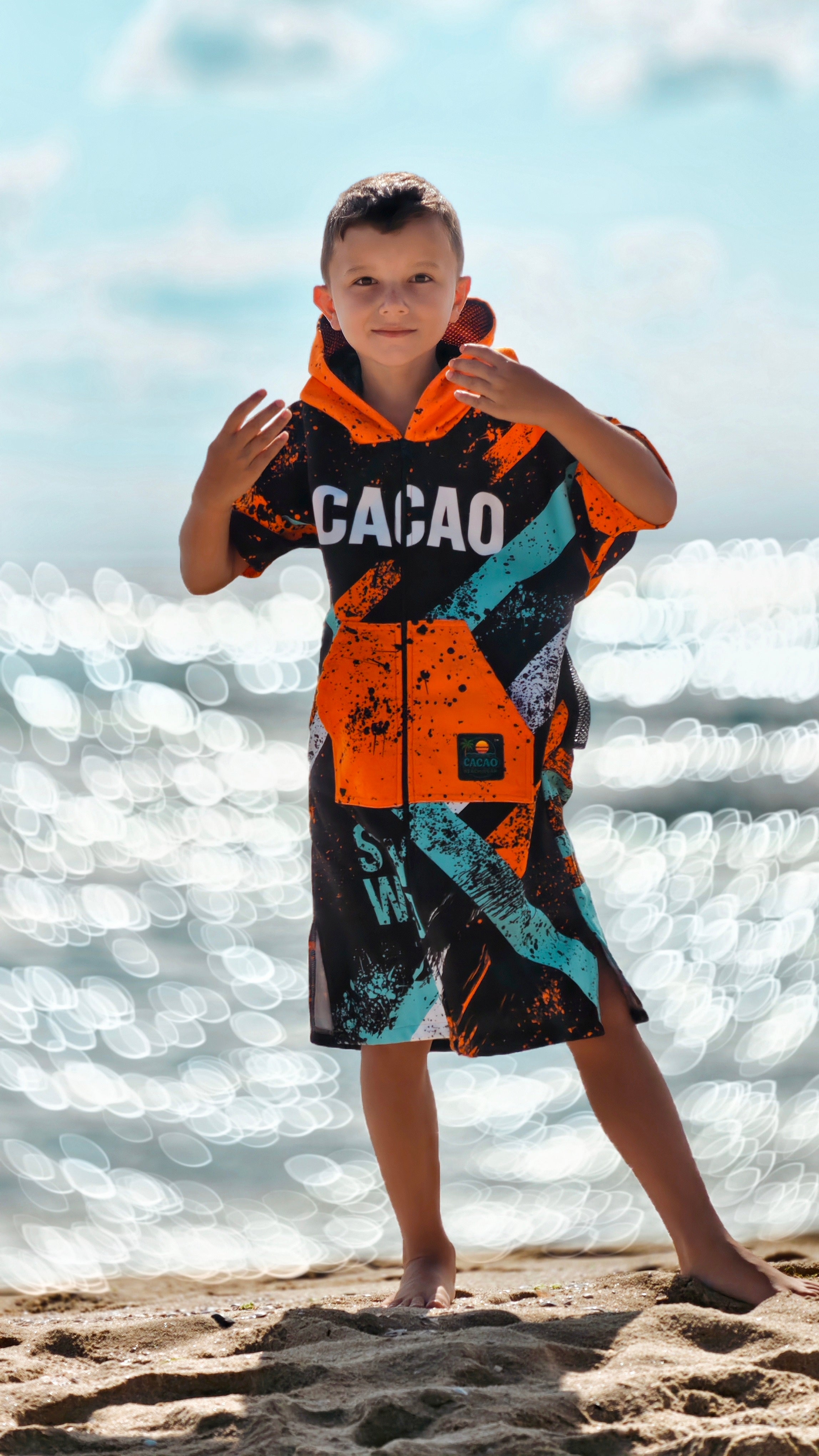 Blue Spirit kinder strandponcho-handdoek voor jongens met capuchon, ritssluiting en zakken – CACAO Beachwear™
