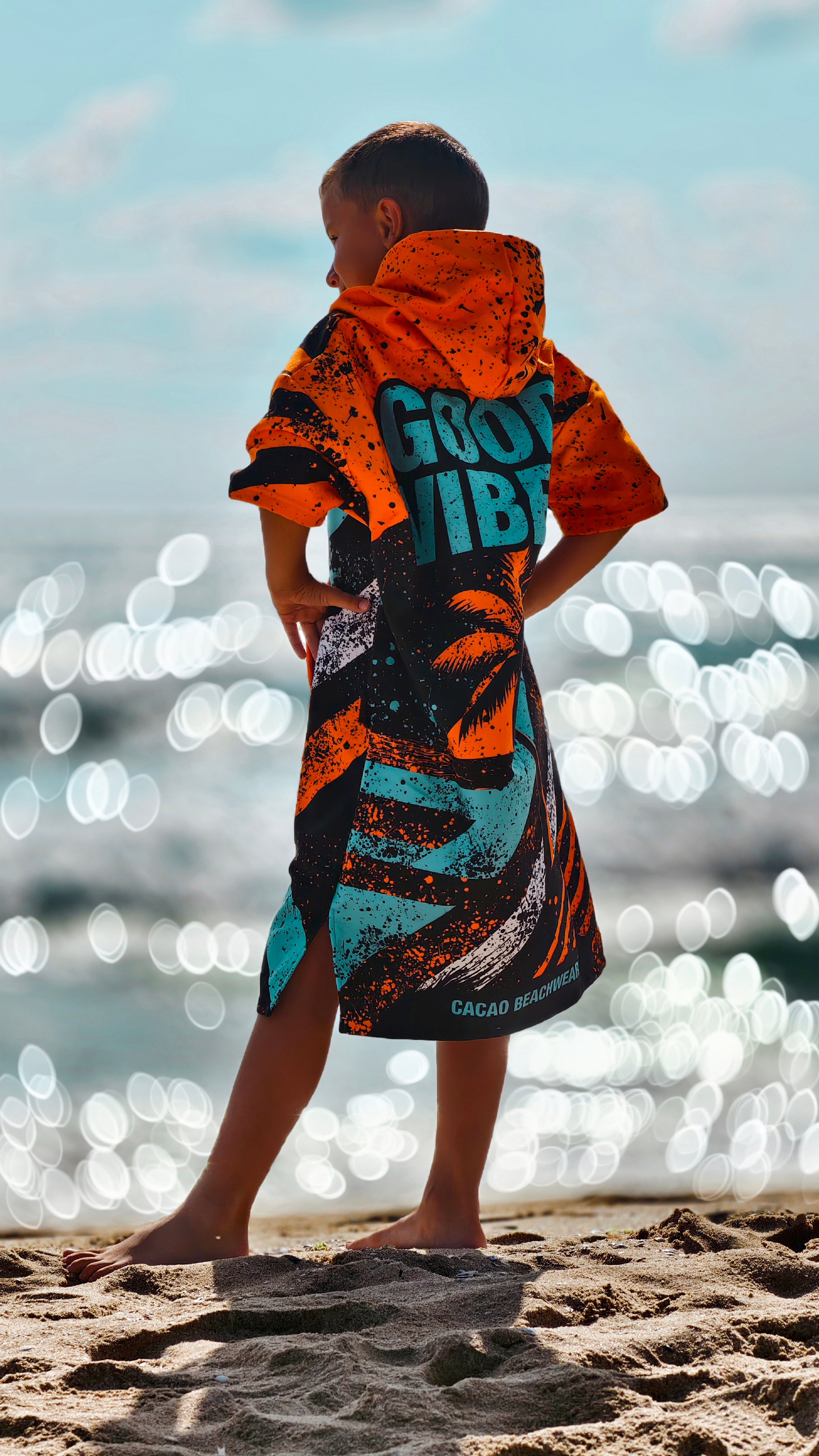 Blue Spirit kinder strandponcho-handdoek voor jongens met capuchon, ritssluiting en zakken – CACAO Beachwear™
