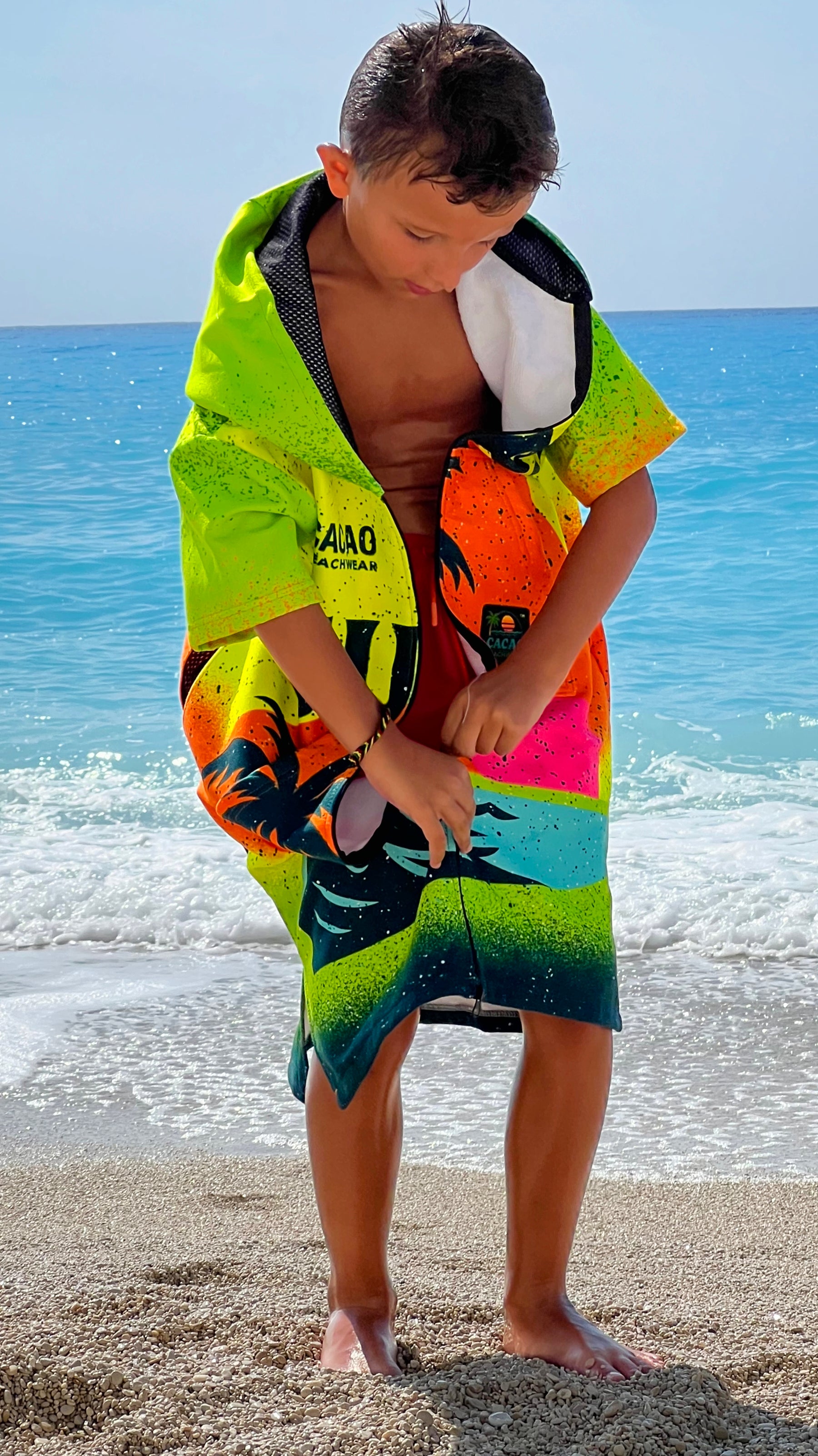 Surf Vibe children’s beach poncho towel for boys with hood, zipper and pockets – CACAO Beachwear™
