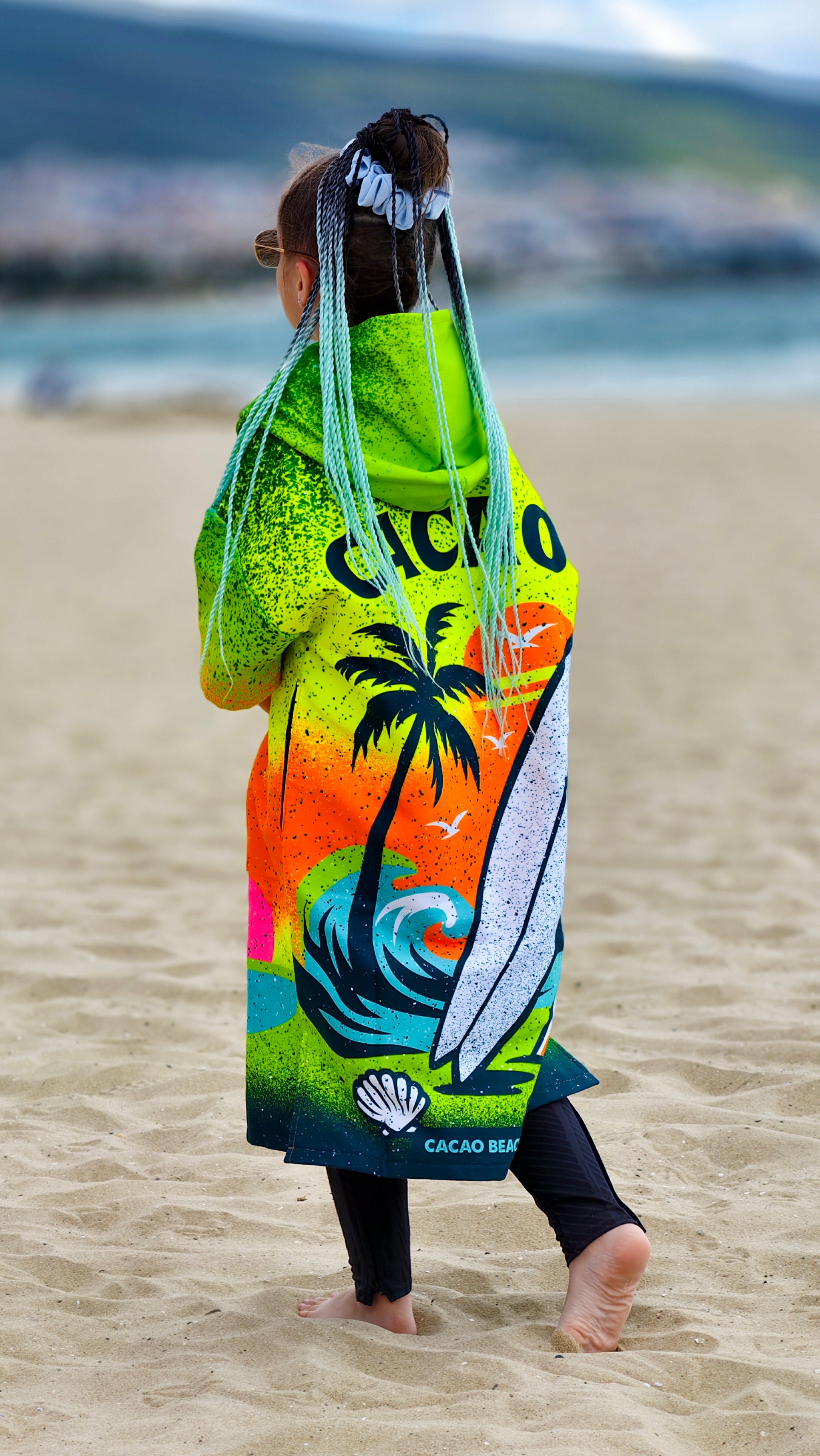 Surf Vibe children’s beach poncho towel for girls with hood, zipper and pockets – CACAO Beachwear™