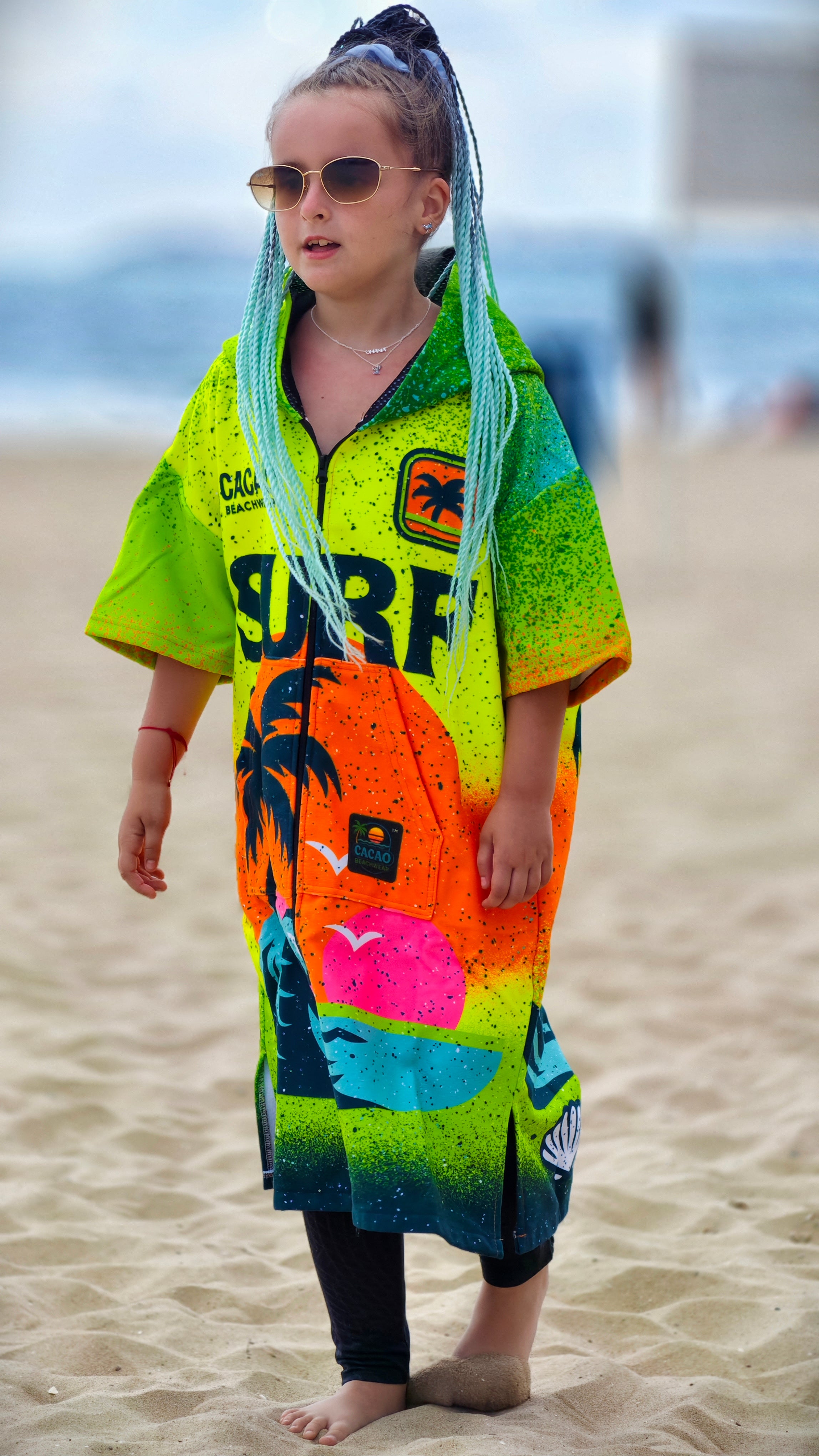 Surf Vibe children’s beach poncho towel for girls with hood, zipper and pockets – CACAO Beachwear™