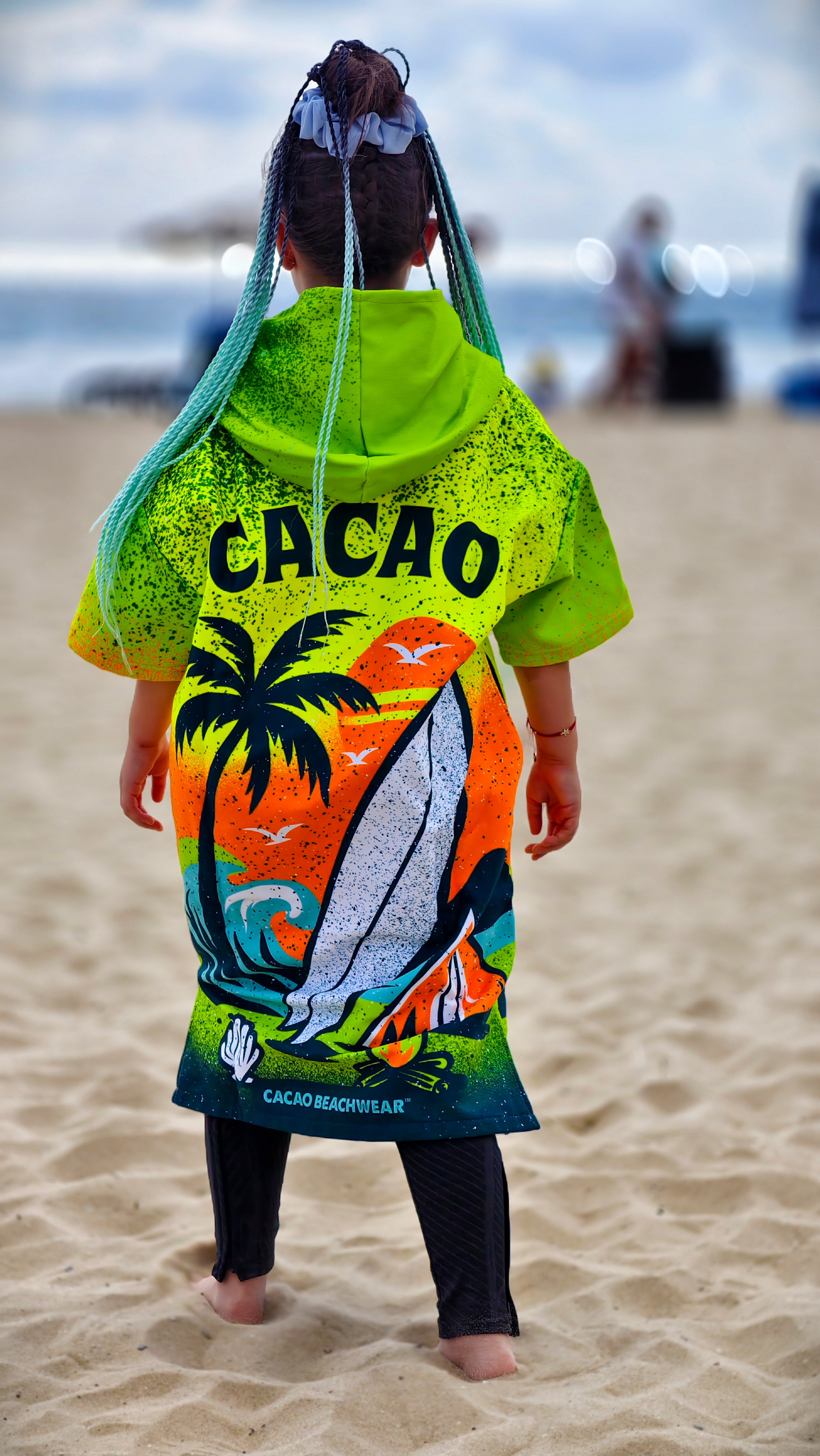 Surf Vibe children’s beach poncho towel for girls with hood, zipper and pockets – CACAO Beachwear™