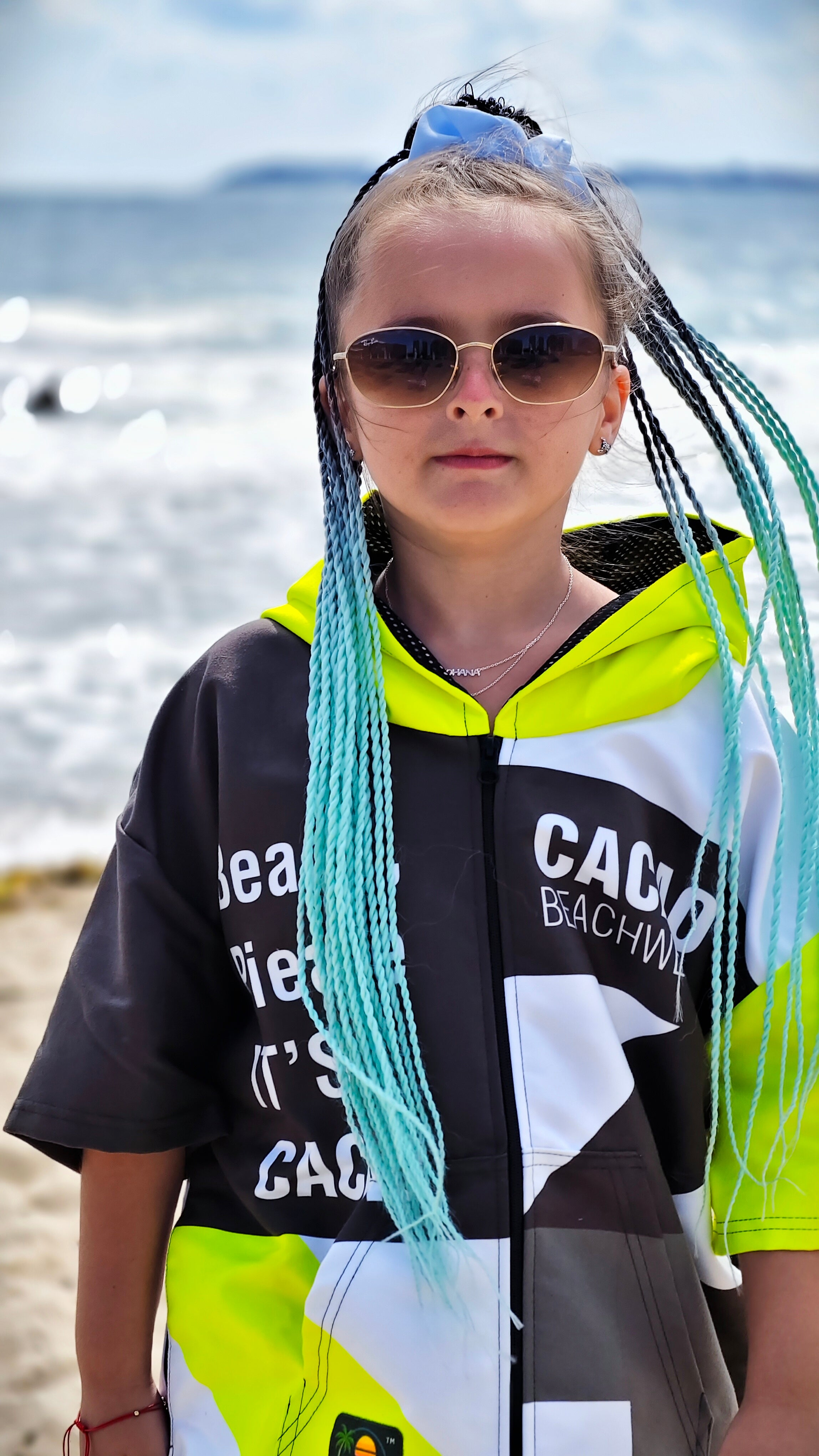 Solar Vibes children’s beach poncho NanoDry Ultra™ towel for girls with hood, zipper and pockets – CACAO Beachwear™