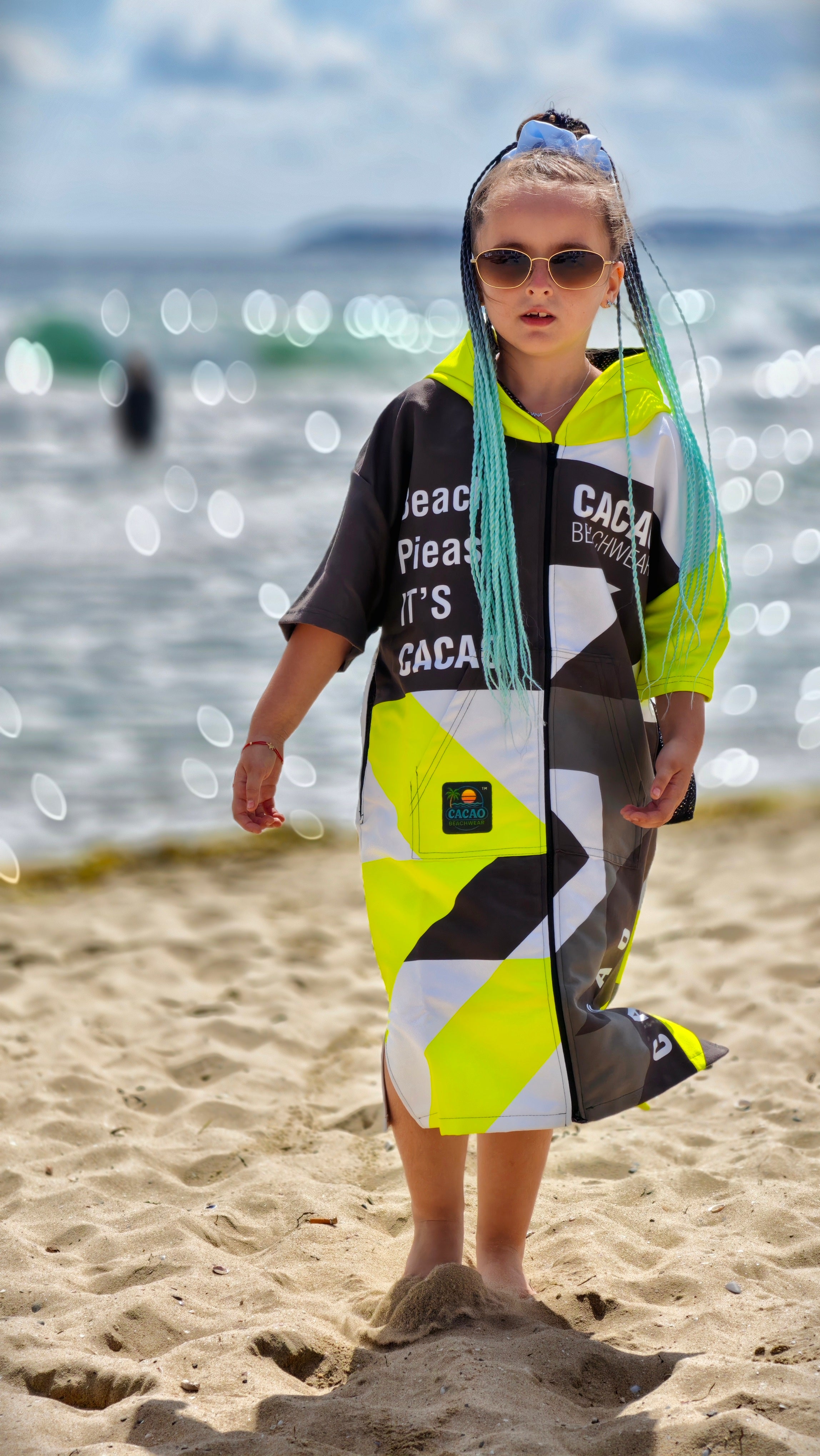 Solar Vibes children’s beach poncho NanoDry Ultra™ towel for girls with hood, zipper and pockets – CACAO Beachwear™