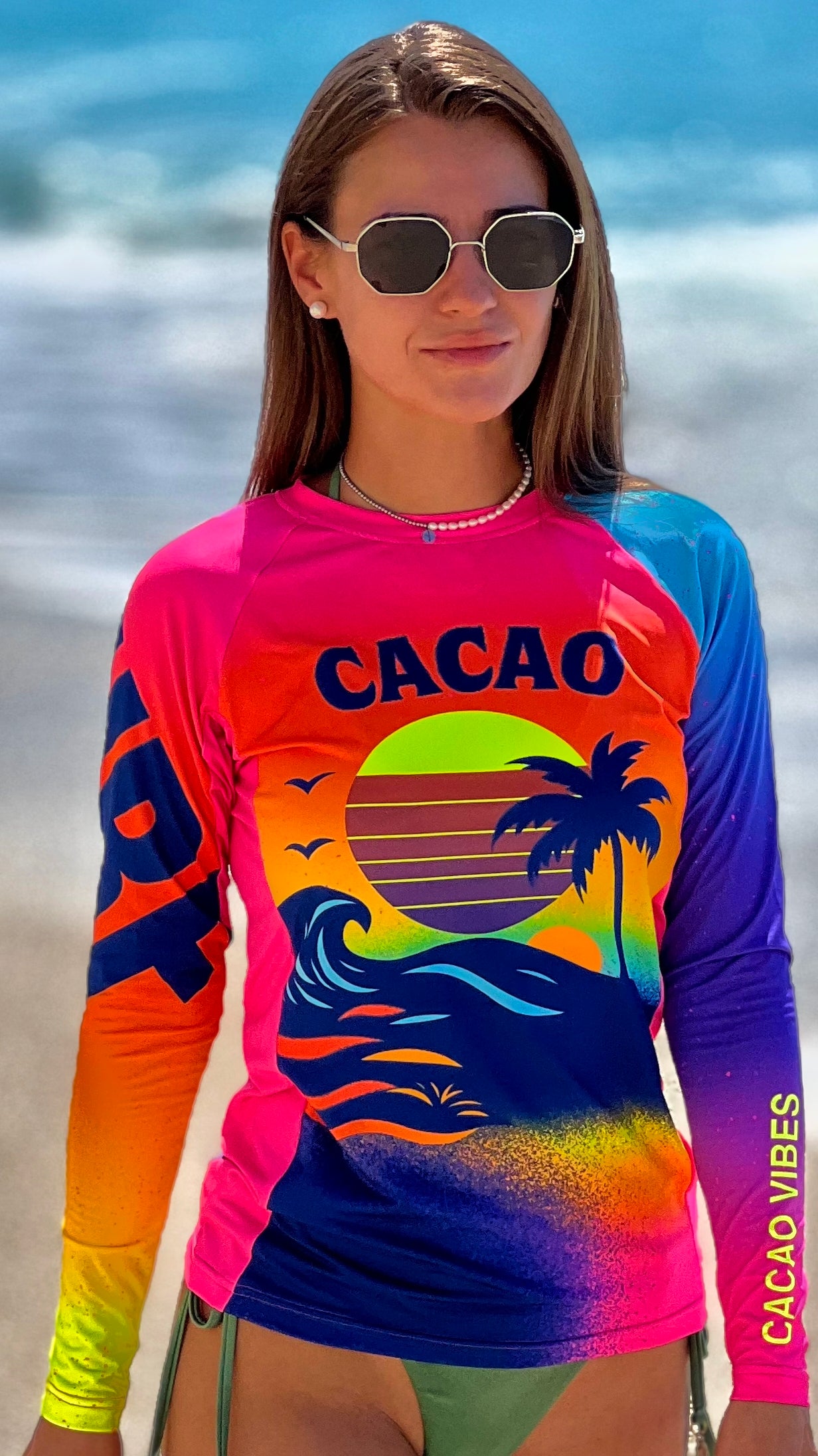 Rashguard da donna Sunset Vibe CACAO Beachwear™️ con protezione UV
