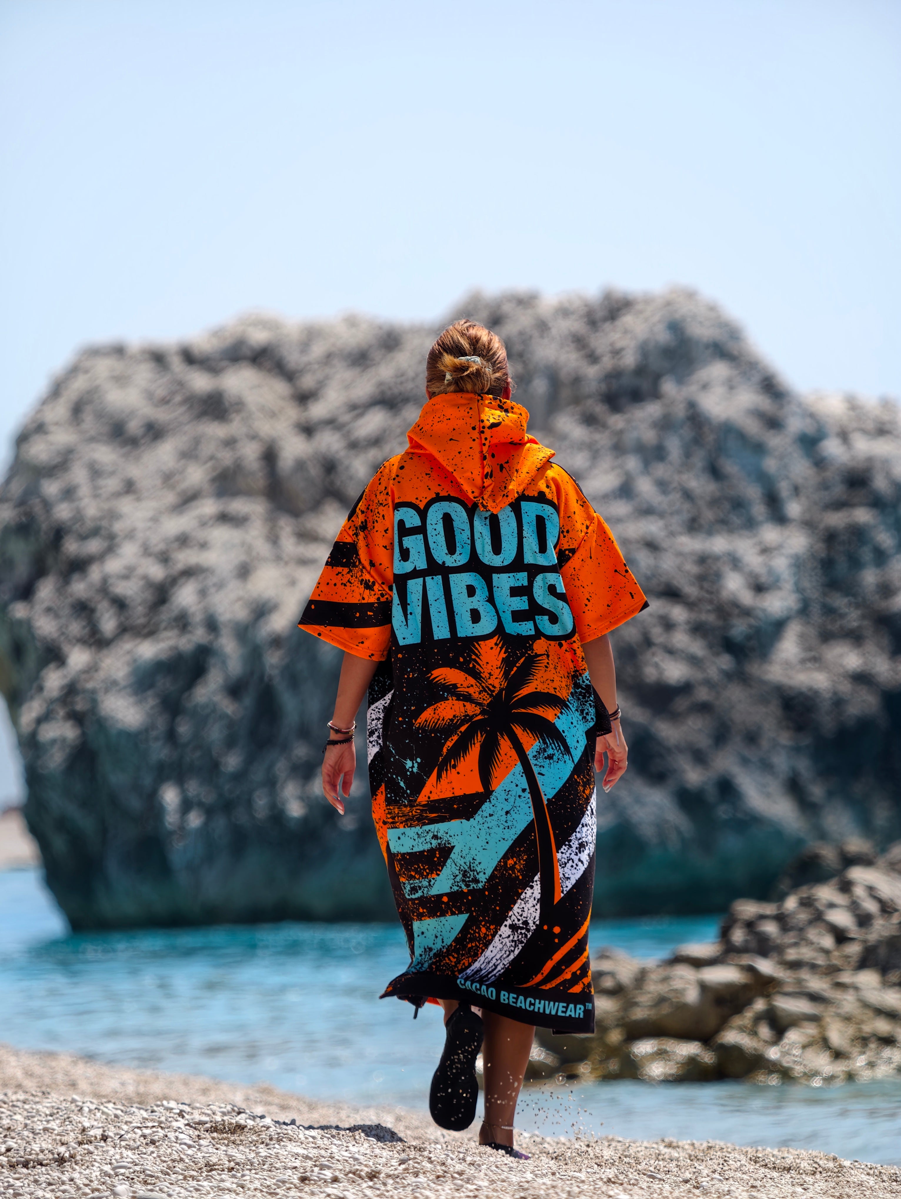 Blue Spirit women’s beach poncho towel with hood, zipper and pockets – CACAO Beachwear™