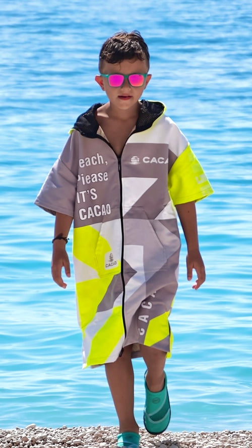 Solar Vibes children’s beach poncho NanoDry Ultra™ towel for boys with hood, zipper and pockets – CACAO Beachwear™