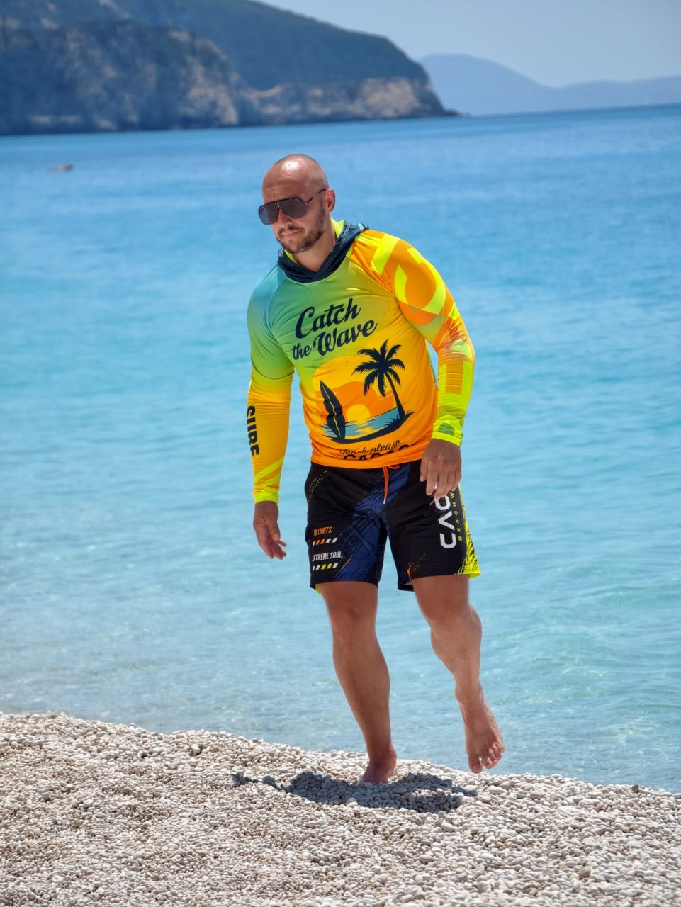 Sunset Sense men’s rashguard CACAO Beachwear™️ with UV Protection